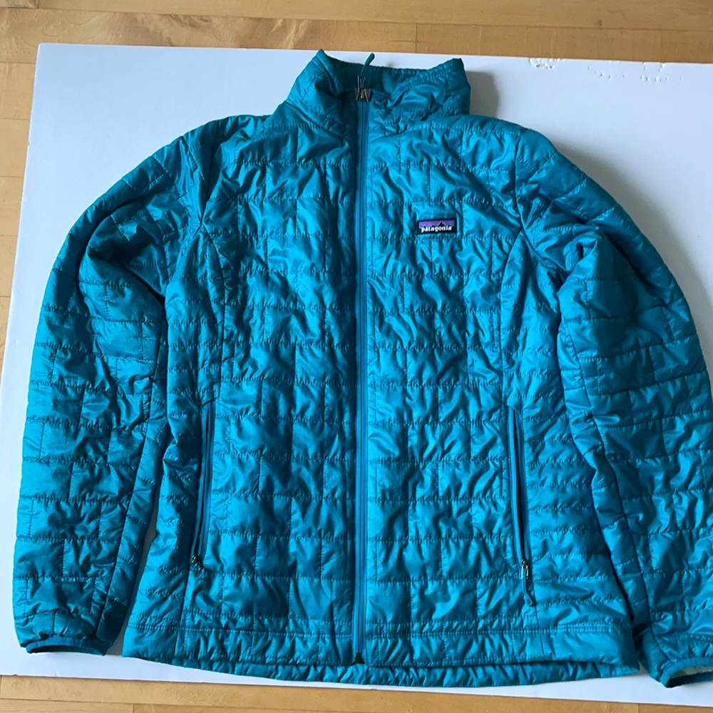 Patagonia women’s large Nano Puff Jacket
